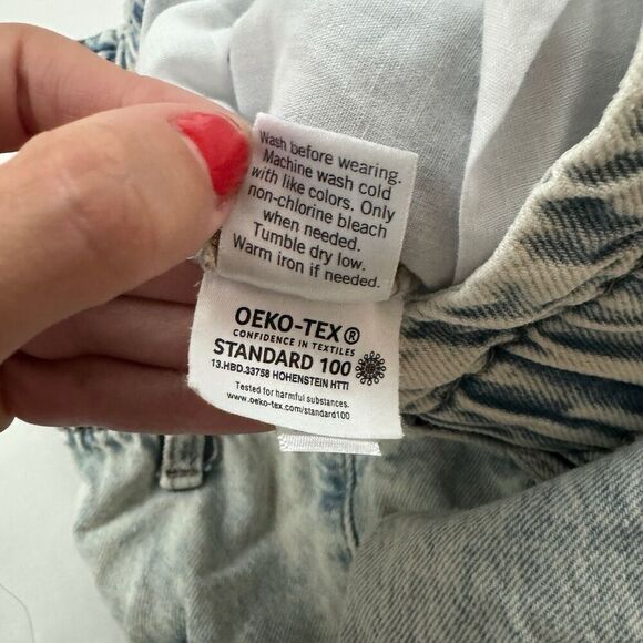 SO Juniors Distressed High Rise Mom Jean Denim 5/27W Paper Bag Waist Light Wash - Picture 8 of 11